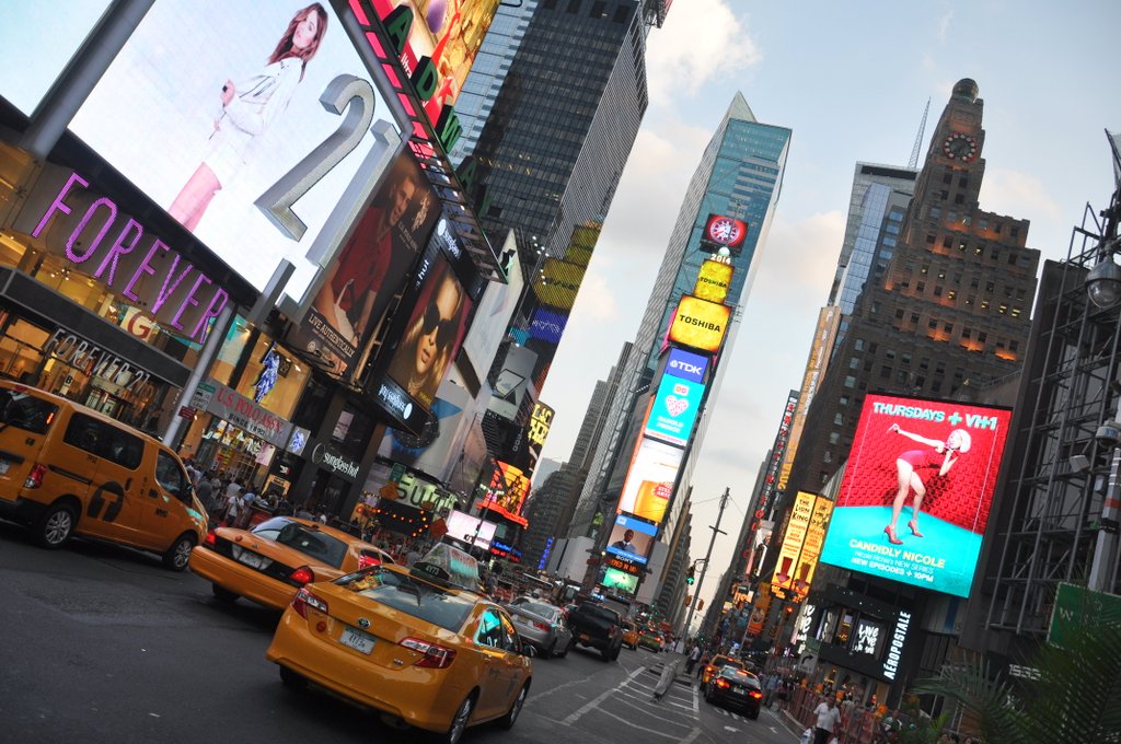 voyage-new-york-times-square