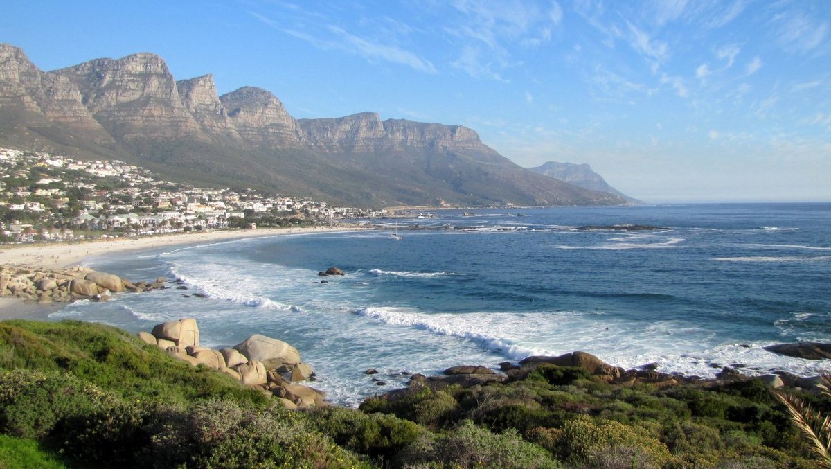 La plage de Camps Bay à Cape Town