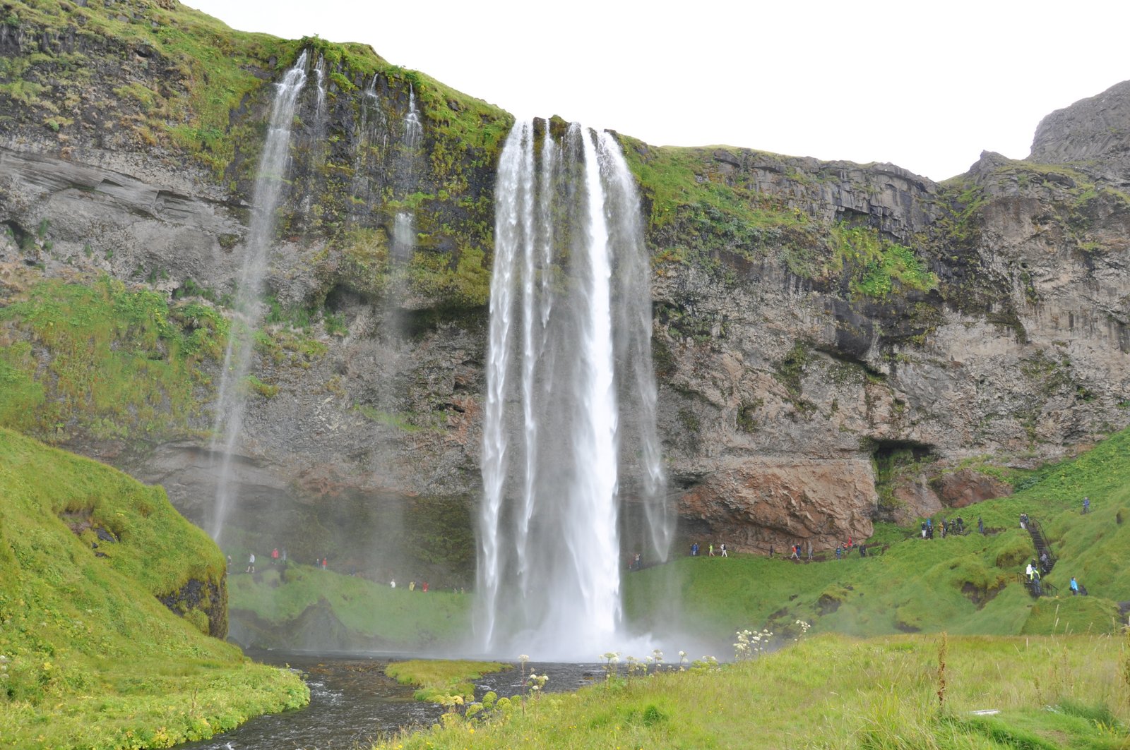 cascades-en-islande-seljalandsfoss